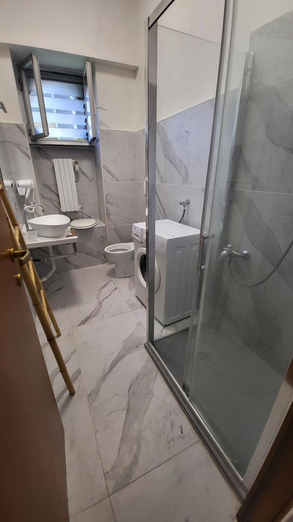Toma Apartment Trilocale Moderno Per Max 6 Persone Milánó Kültér fotó