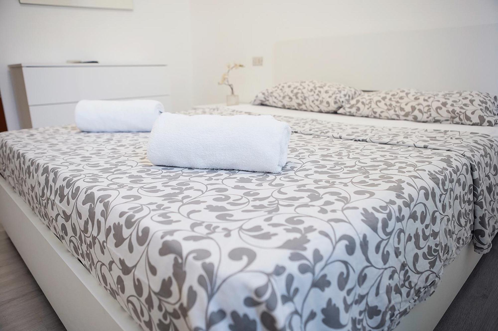 Toma Apartment Trilocale Moderno Per Max 6 Persone Milánó Kültér fotó