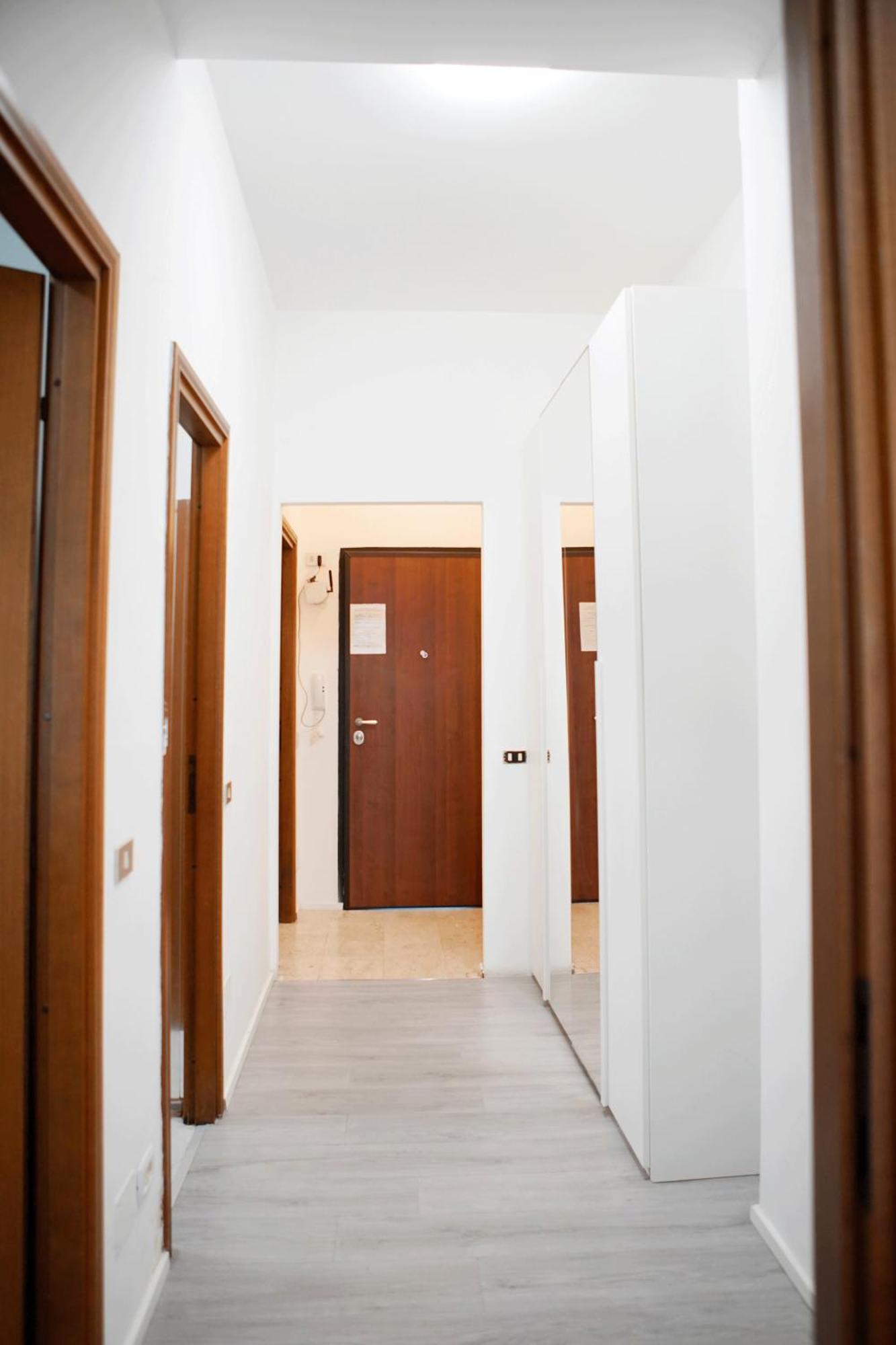 Toma Apartment Trilocale Moderno Per Max 6 Persone Milánó Kültér fotó
