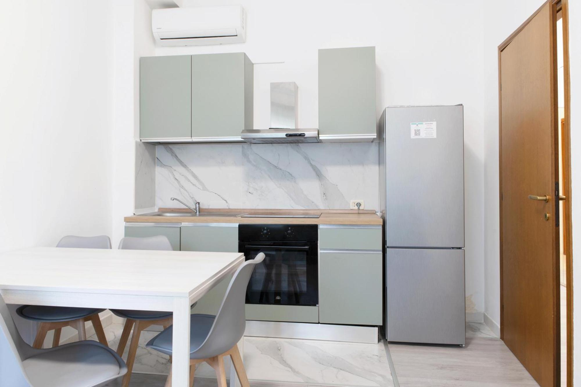 Toma Apartment Trilocale Moderno Per Max 6 Persone Milánó Kültér fotó